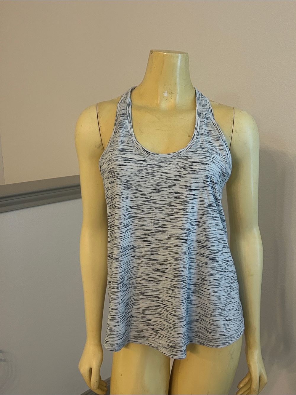 lululemon athletica Light Gray Space-Dye Scoop Neck Tank - Women size 10